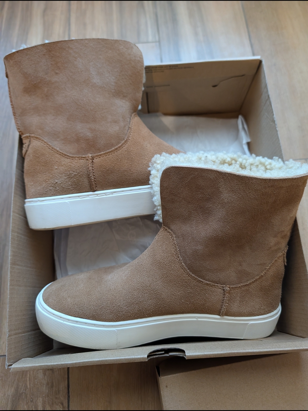 UGG Tan Suede Low-Top Slip-On Sneakers Size 6.5